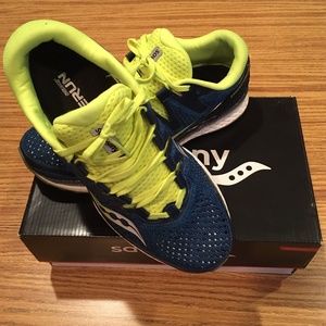 NEW Saucony Men's Freedom Sneakers